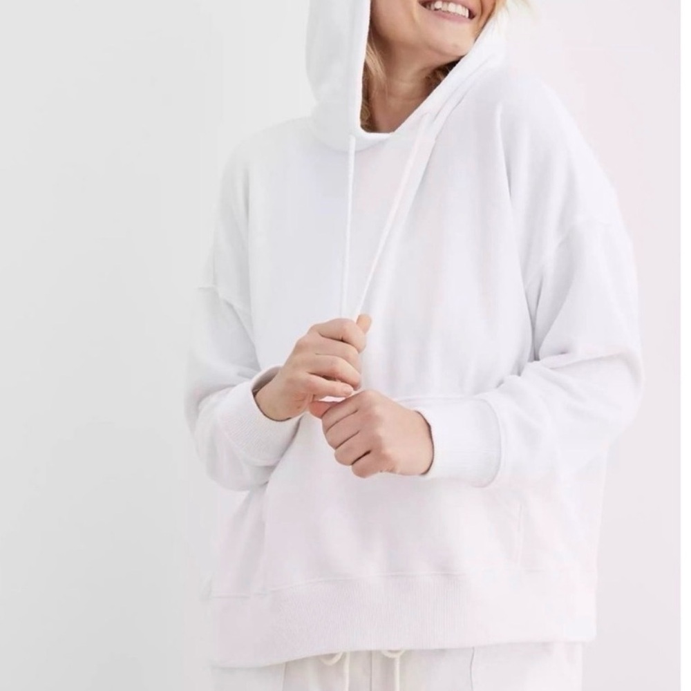 Aerie Classic White Hoodie Sweater